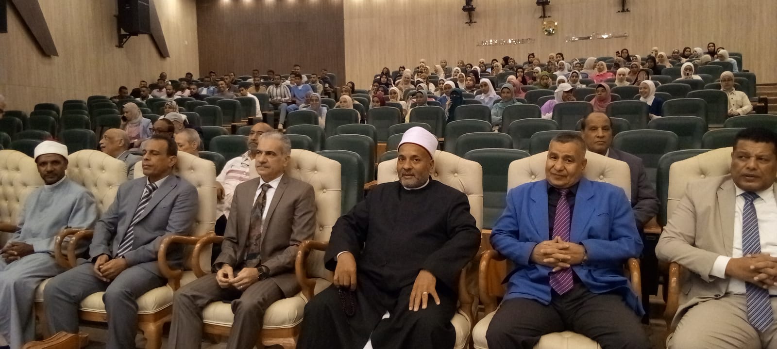 جامعة أسوان تنظم حفل تكريم الأساتذة المتفرغين تحت عنوان “يبقي الأثر”