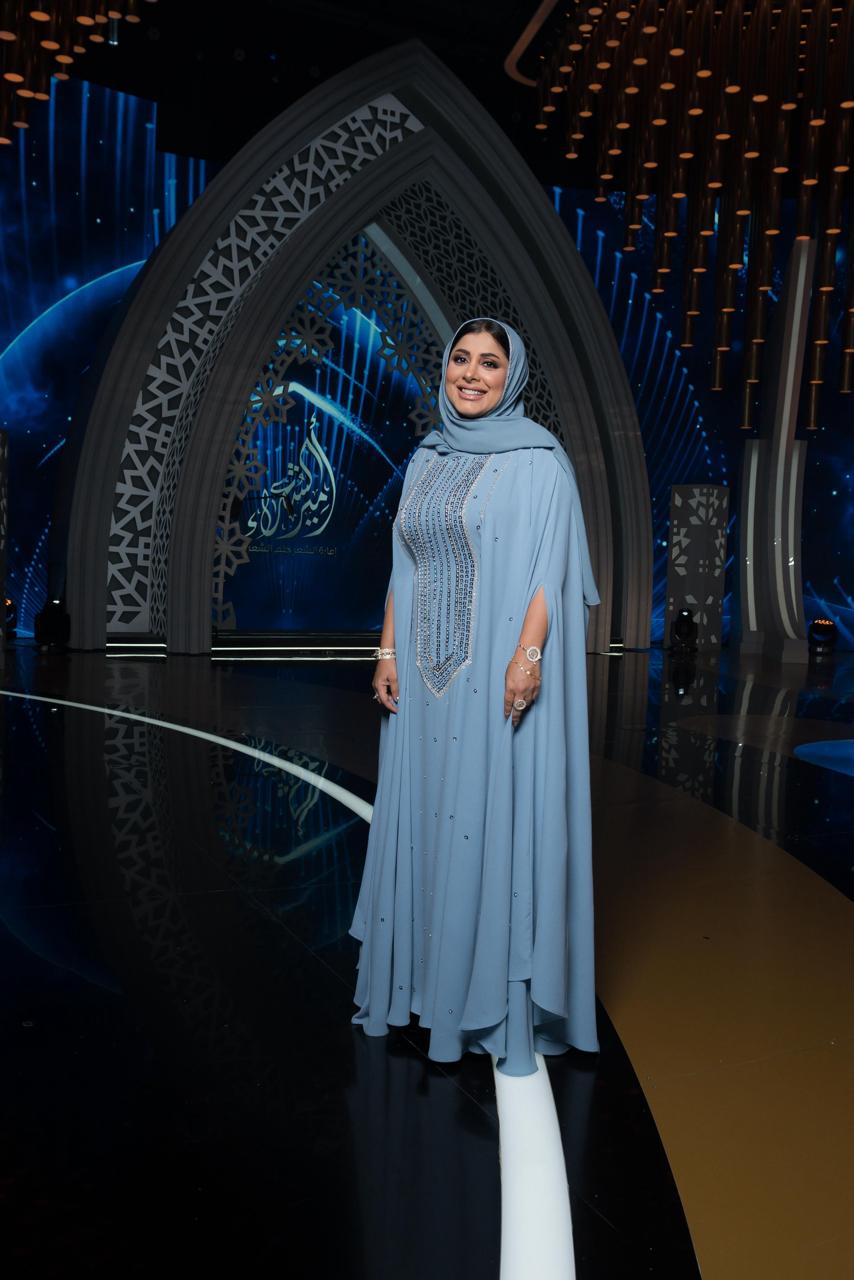 عائشة السيفية تزين سماء الشعر العربي بأبو ظبي