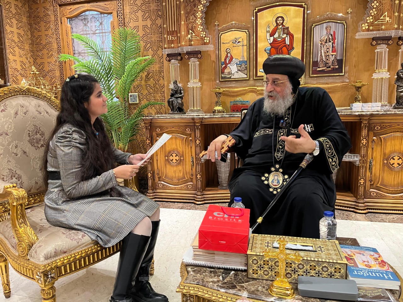 مونيكا رامي: “مقاتلة السرطان” تلتقي قداسة البابا في حوار إنساني ملهم