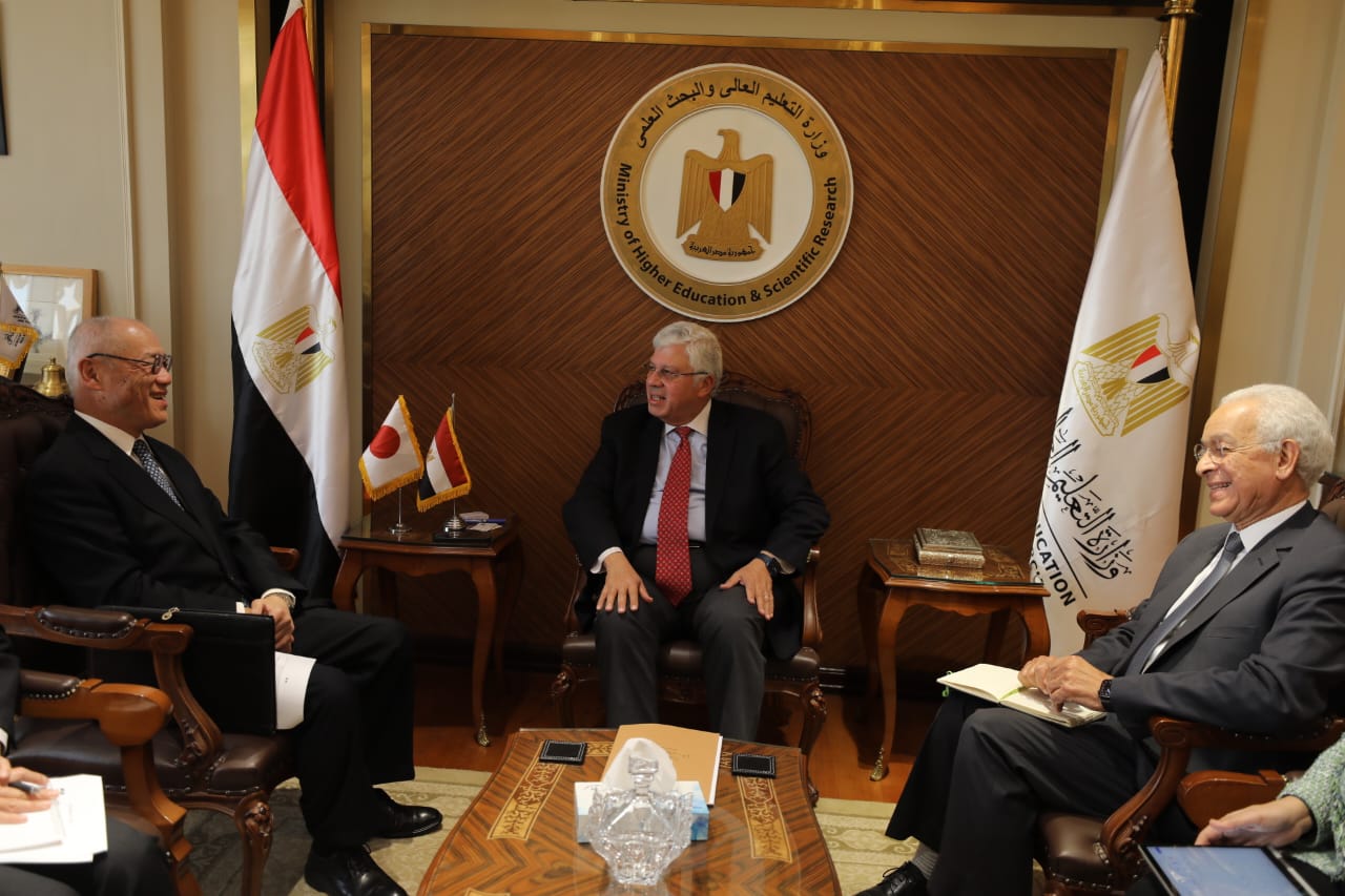 وزير التعليم العالي والبحث العلمي يستقبل السفير الياباني لبحث تعزيز التعاون المشترك