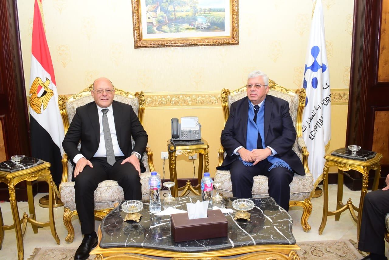 استقبل الدكتور حسان النعماني رئيس جامعة سوهاج الدكتور محمد ايمن عاشور وزير التعليم العالي والبحث العلمي