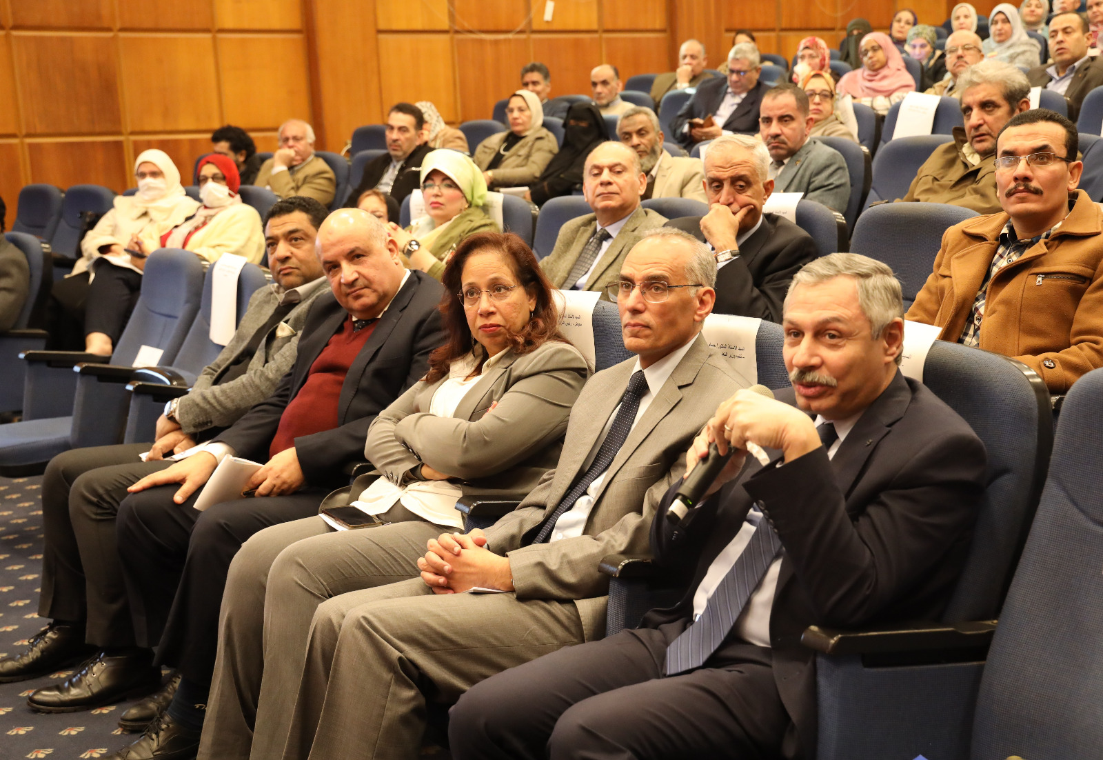 المركز القومي للبحوث ينظم ورشة عمل بعنوان “منتجات قابلة للتطبيق الصناعي” بمشاركة الباحثين ورجال الصناعة لتوطين التكنولوجيا