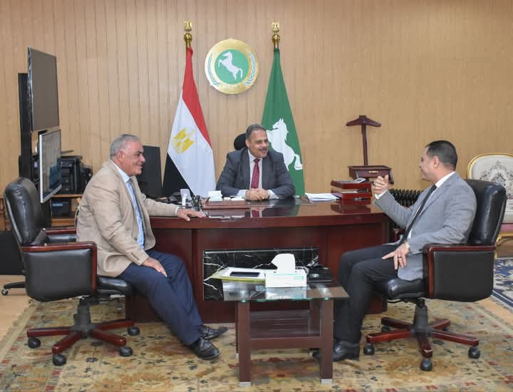 محافظ الشرقية يلتقي نواب البرلمان لإستعراض وحل مشاكل دوائرهم وتقديم أفضل الخدمات للمواطنين