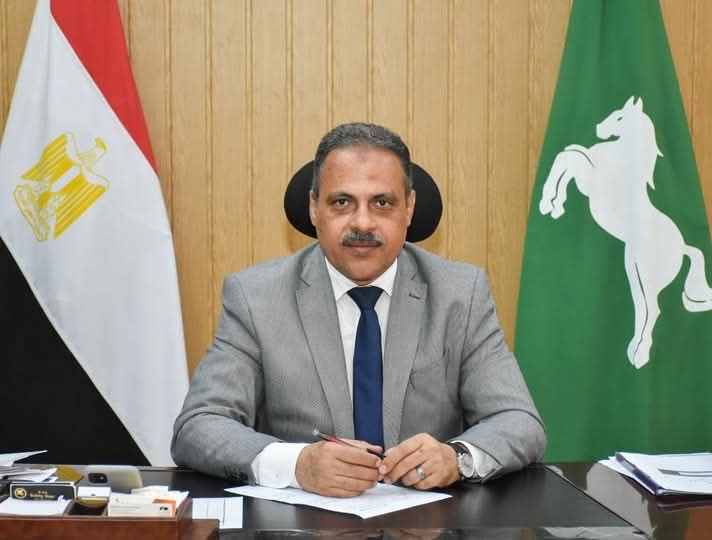 اقبال كثيف يشهده سوق اليوم الواحد بالزقازيق للاستفاده من اسعار السلع المخفضة