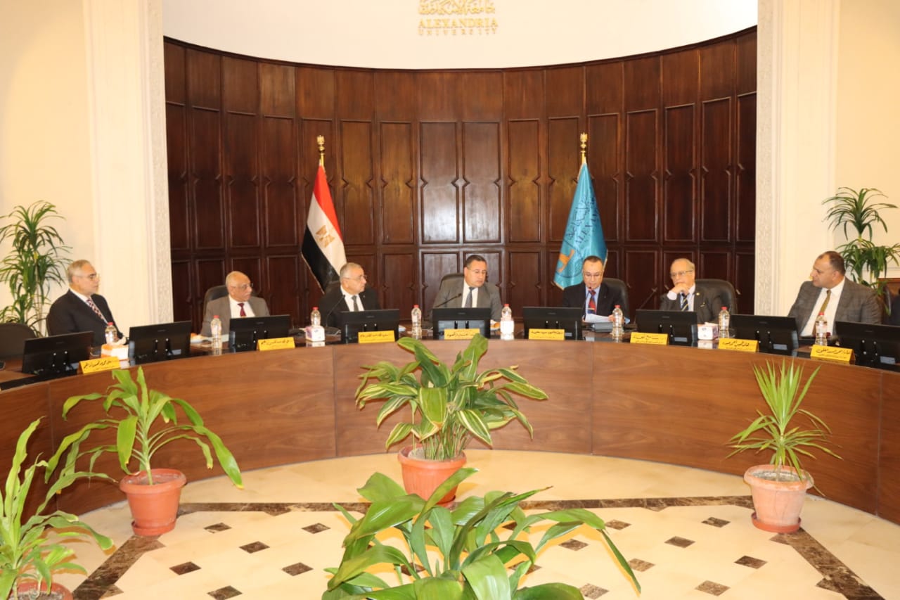  مجلس جامعة الإسكندرية يوافق على إنشاء مستشفى جامعى جديد للأطفال بسموحة بالشراكة مع مؤسسات المجتمع المدنى