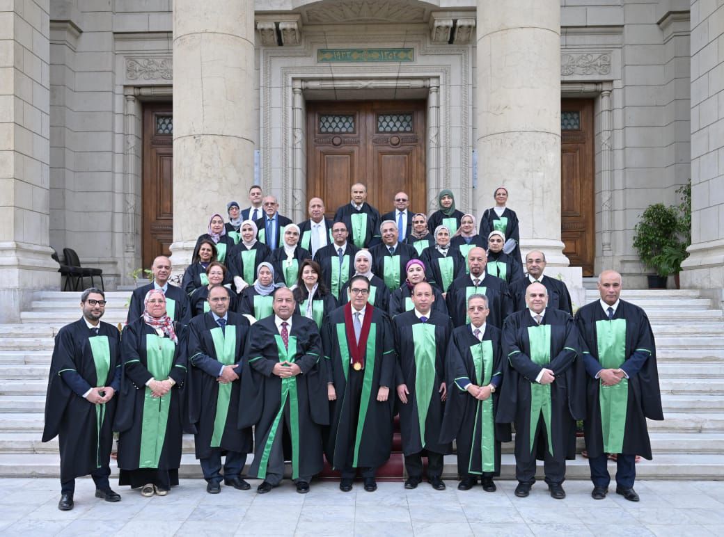 جامعة القاهرة تشهد حفل بتخريج دفعة 2024 من الطلاب الوافدين بكلية طب قصرالعيني