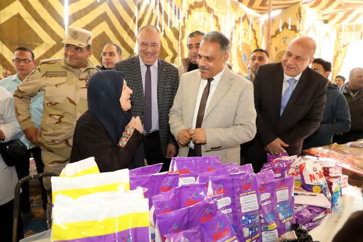 محافظ الشرقية يفتتح معرضي أهلا رمضان بههيا والإبراهيمية ويقرر خفض أسعار بعض السلع والمواد الغذائية