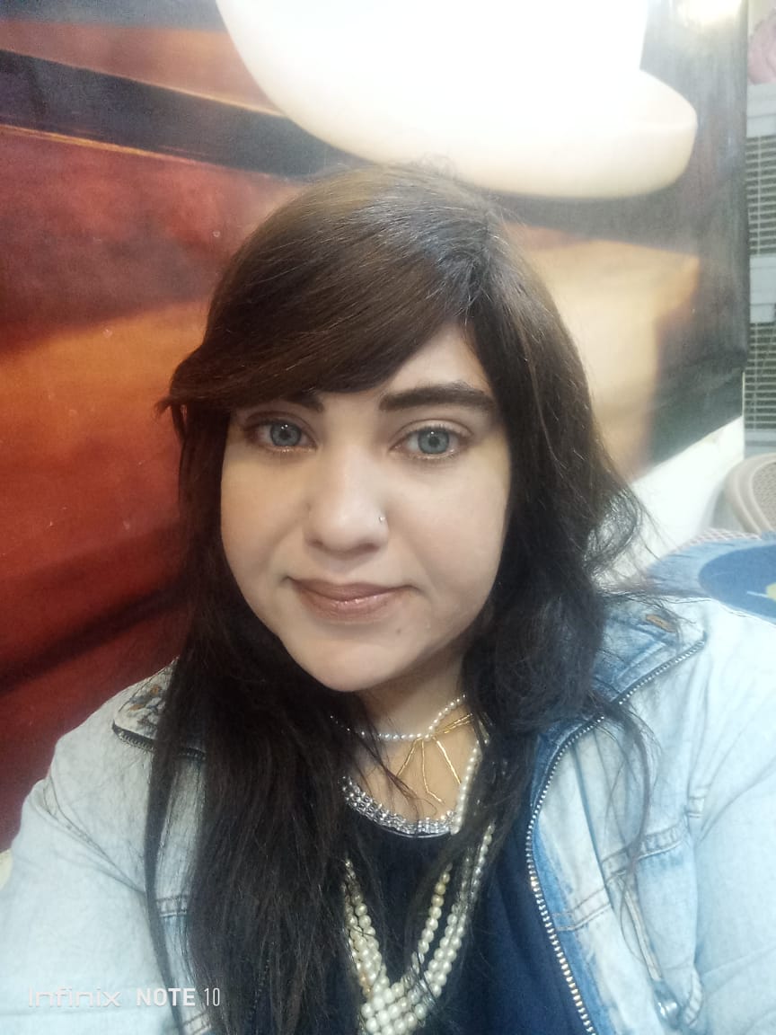 كُونِى البلِيغة ذُو الخِطابة بِين مُعجبِينِك بارِزة