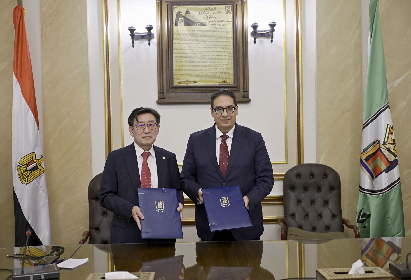 رئيس جامعة القاهرة يستقبل رئيس الجمعية المصرية الكورية للتنمية (KEDA) ووفد جامعة تشونغجو الكورية لبحث تعزيز العلاقات الأكاديمية والبحثية