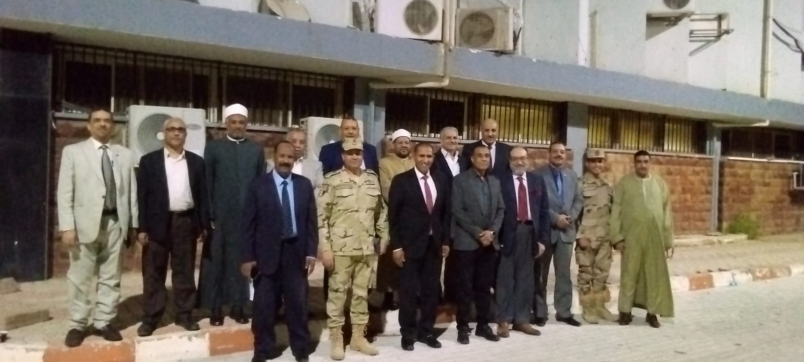 إفطار جماعي على هامش مجلس جامعة أسوان المنعقد اليوم لمناقشة الموضوعات المتعلقة بالعملية التعليمية والبحثية