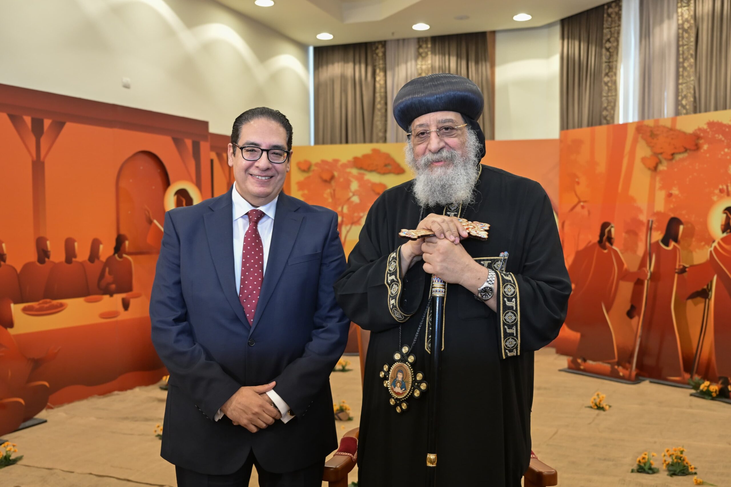 رئيس جامعة القاهرة يزور قداسة البابا تواضروس الثاني بالكاتدرائية المرقسية بالعباسية لتهنئة قداسته وجموع الأخوة الأقباط بعيد القيامة المجيد