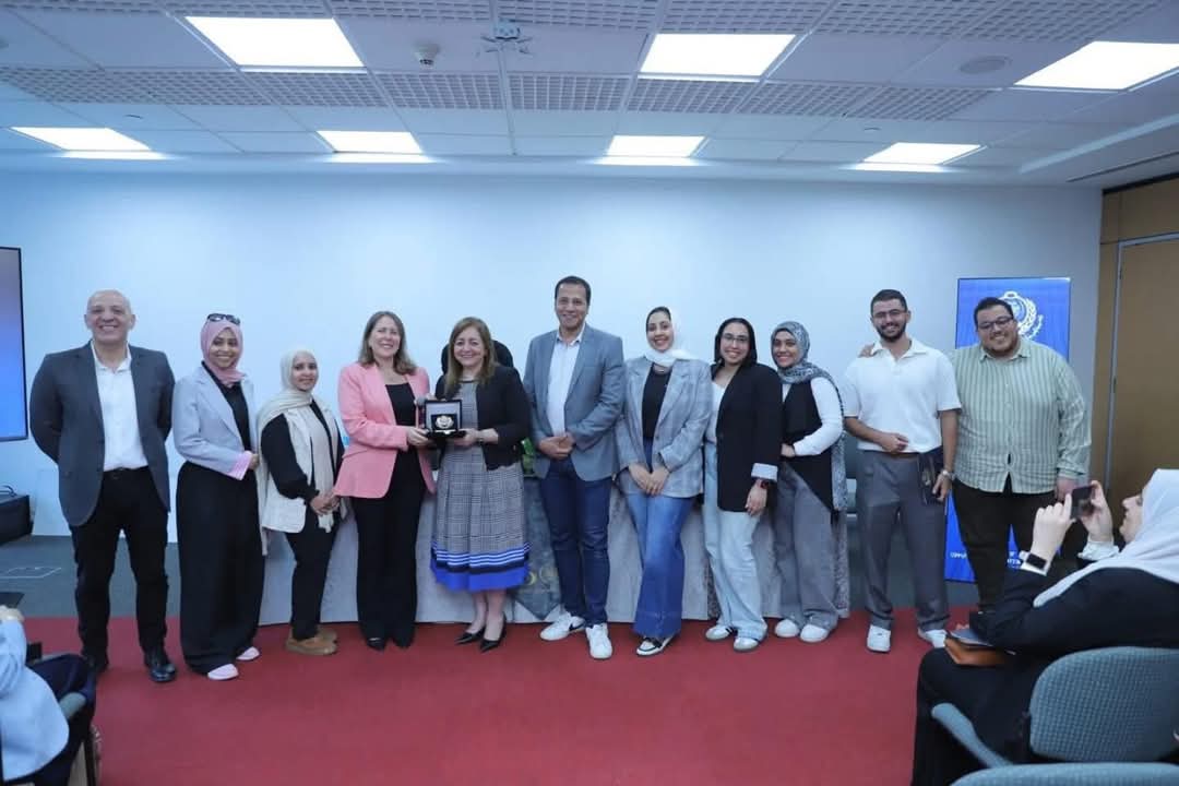 الأكاديمية العربية تستضيف المبتكرين في “تحدي الإتصال” وتدعم التحول الرقمي بالقرية الذكية