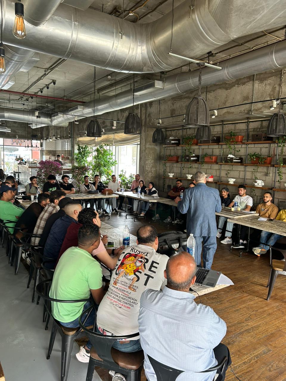 غرفة المنشآت والمطاعم السياحية تنظّم دورة تدريبية متخصصة لتطوير مهارات العاملين بالأغذية والمشروبات