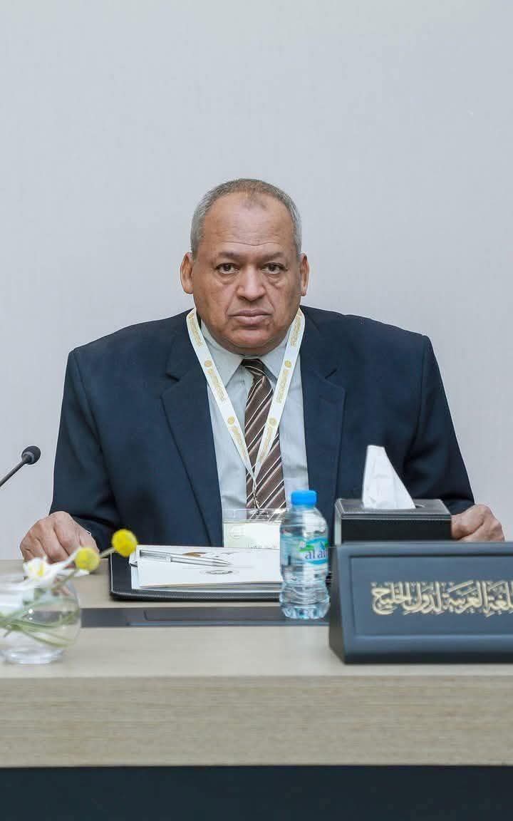 رحيل الجبل الهادئ… وداعاً لوالد الشهيد وعالم الأدب الدكتور فريد عبد الظاهر