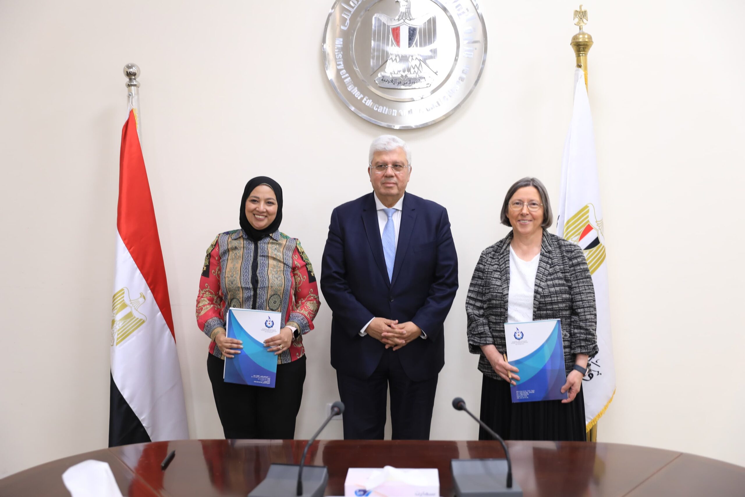 وزير التعليم العالي يشهد توقيع بروتوكول تعاون بين أكاديمية البحث العلمي وجامعة وست فيرجينيا بالولايات المتحدة