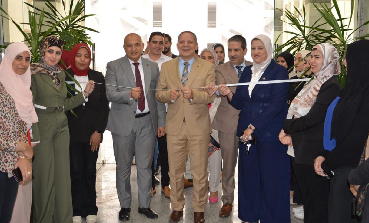 جامعة دمياط تتلآلآ بالجمال والابداع فى افتتاح معرضها السنوي الأول للتربية العملي
