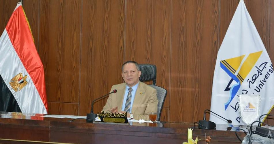 رئيس جامعة دمياط يصدر تكليفات لقيادات جديدة بكلية الطب