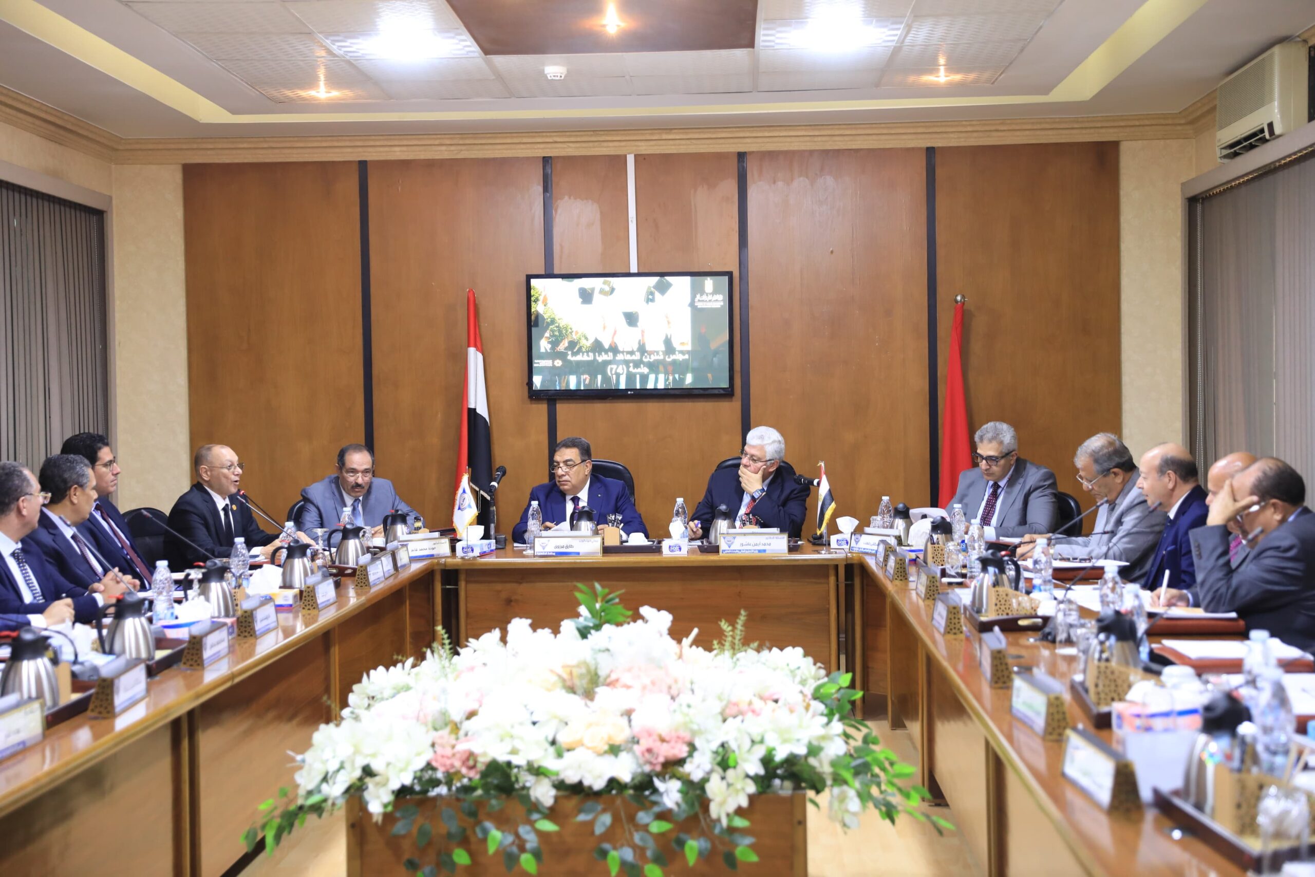 وزير التعليم العالي يترأس الاجتماع الدوري للمجلس الأعلى لشئون المعاهد العالية الخاص