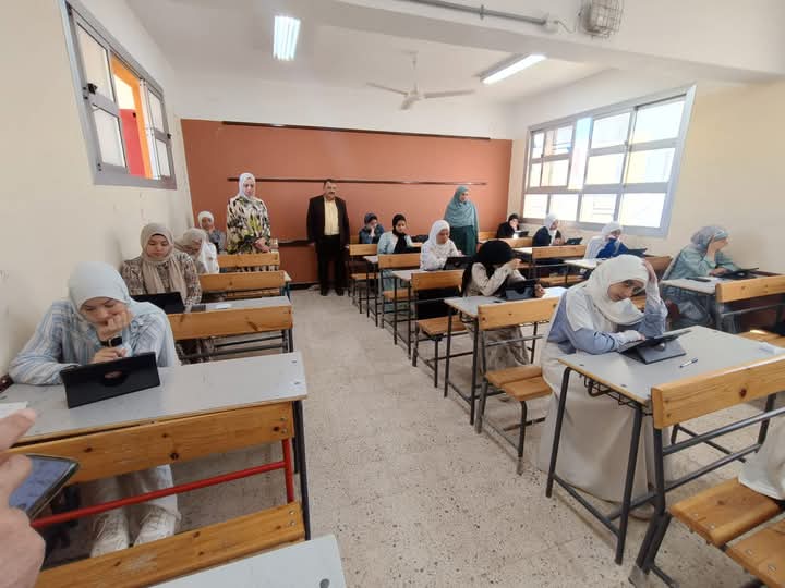 وكيل اول تعليم الشرقية يتابع سير امتحانات النقل للمرحلة الابتدائية و الإعدادية والثانوية من غرفة العمليات الرئيسية بالمديرية