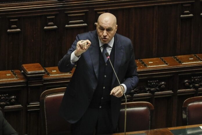 وزير الدفاع الإيطالي ينتقد نتنياهو علانية.. وتاياني يؤكد: الخطة المصرية هي الطريق الصحيح