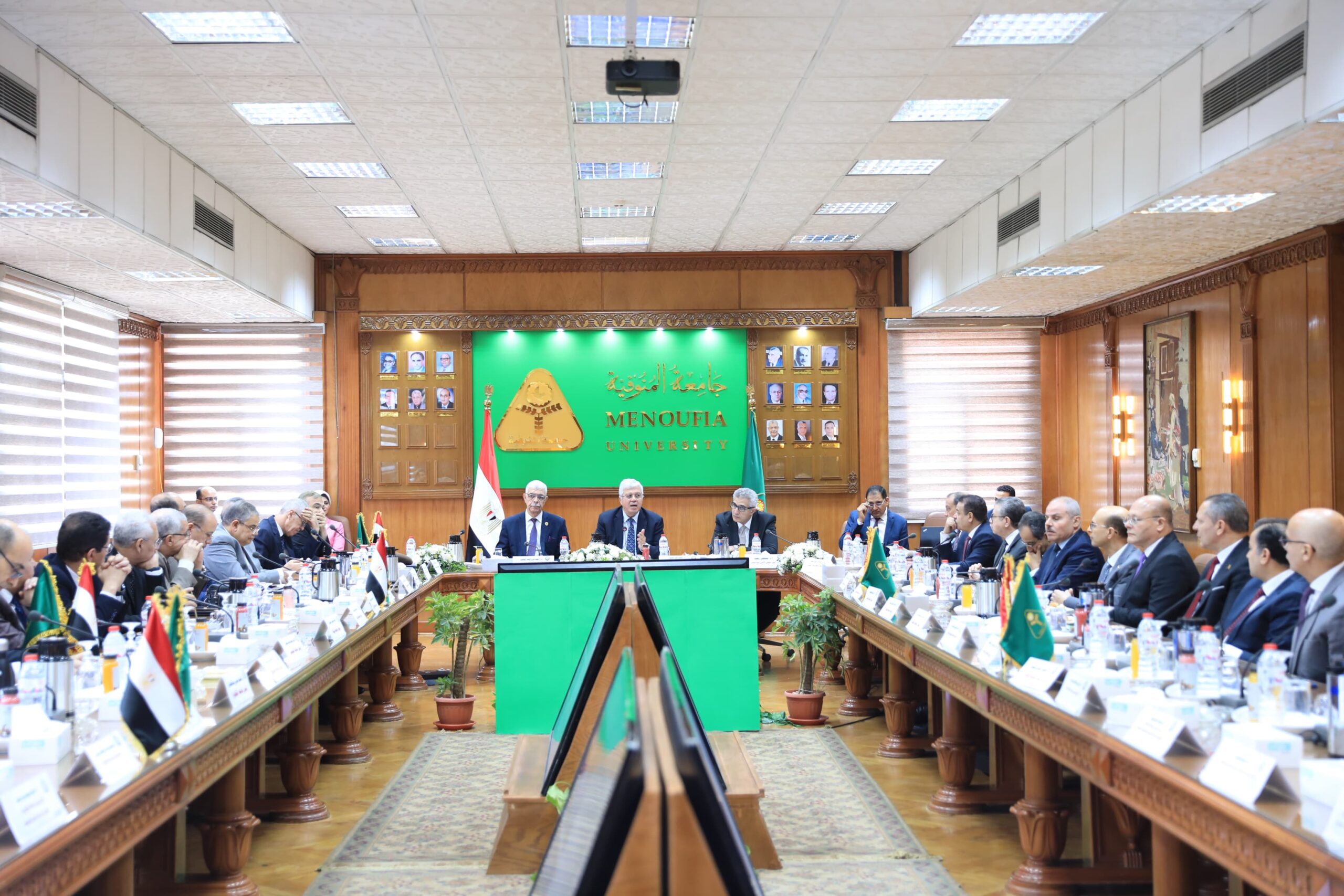 المجلس الأعلى للجامعات يعتمد قواعد تنسيق القبول بالجامعات الحكومية والمعاهد للطلاب الحاصلين على شهادة الثانوية العامة المصرية والشهادات المعادلة