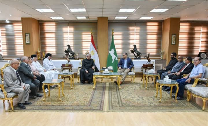 محافظ الشرقية يستقبل راعي الكنيسة الكاثوليكية بالزقازيق وراعي كنيسة رئيس الملائكة ميخائيل للأقباط الكاثوليك للتهنئه بالعيد