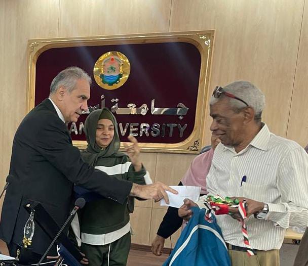 جامعة أسوان تكرّم بطلة الجمهورية من ذوي الهمم آلاء علي تحصد الذهب والتقدير