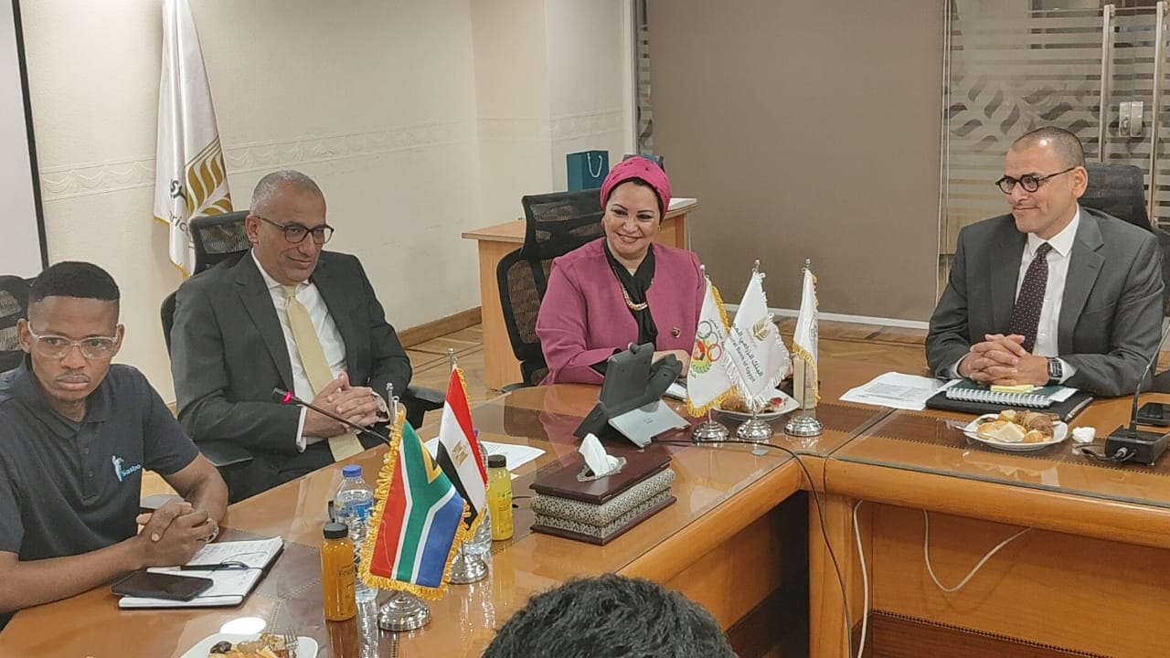 وفد افريقى خلال لقائه بقيادات البنك الزراعى ونقابة البنوك يثمن دور مصر فى التعاون مع الدول الأفريقية