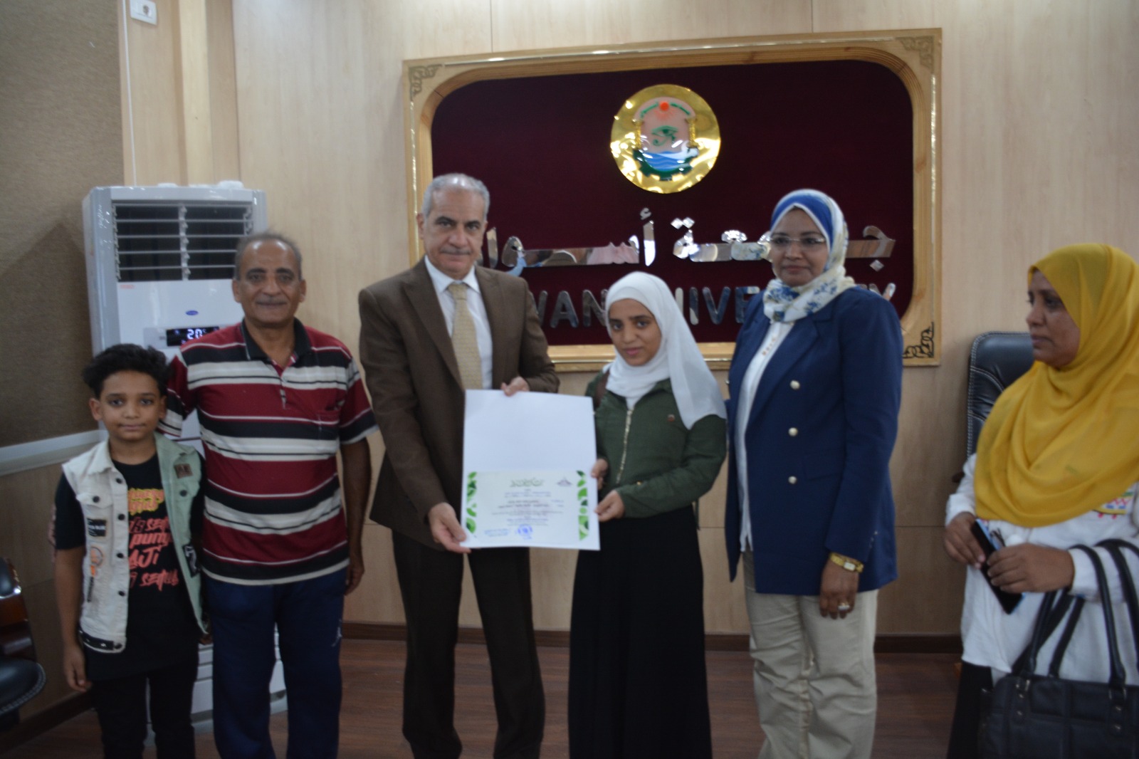 جامعة أسوان استمرار الأنشطة الطلابية في الصيف ودعم التميز في البحث والابتكار