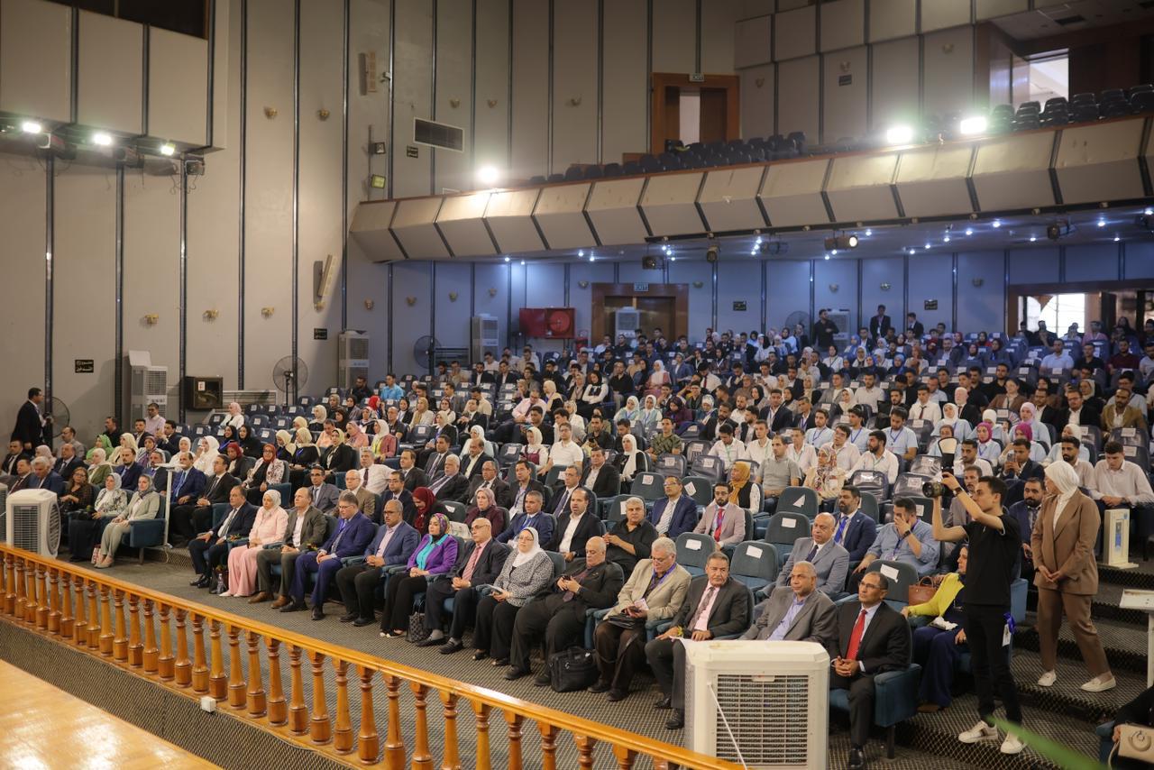 رئيس جامعة دمنهور الدكتور إلهامي ترابيس يشهد افتتاح فعاليات الأولمبياد السابع لكليات الحاسبات والمعلومات