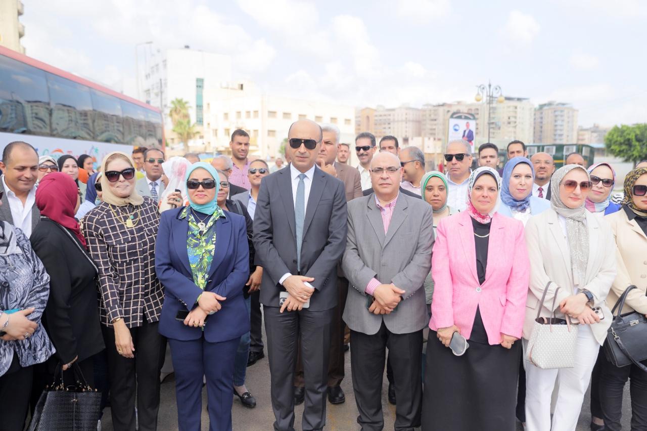 رئيس جامعة دمنهور يدلي بصوته فى انتخابات مجلس الشيوخ 2025