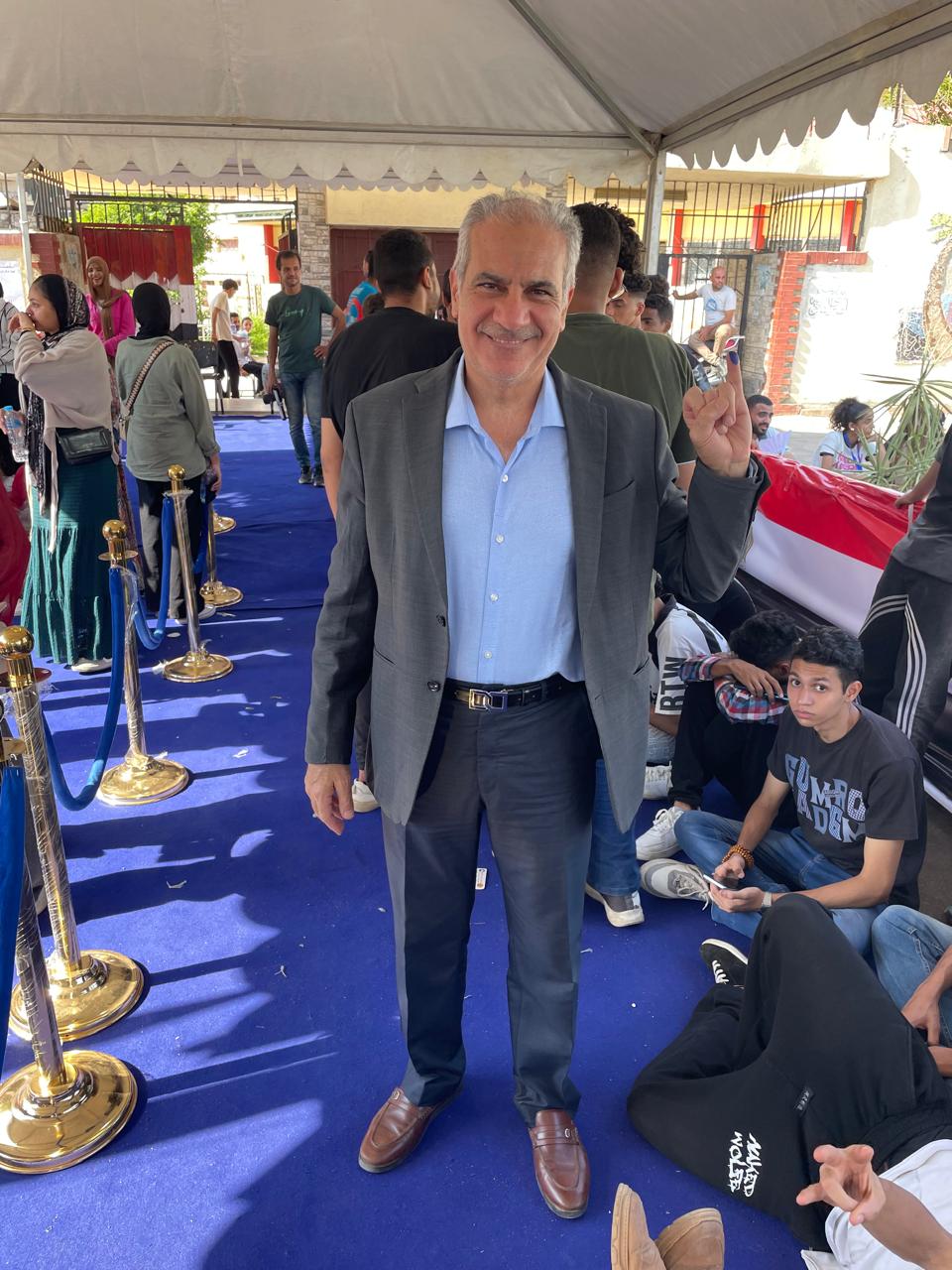 رئيس جامعة أسوان يُدلي بصوته في انتخابات مجلس الشيوخ 2025 المشاركة واجب وطني ورسالة للطلا