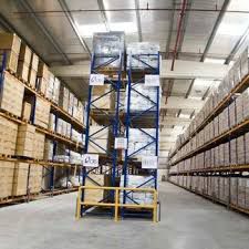 بسبب ترامب.. مساعدات غذائية أمريكية مكدسة تكفي 60 مليون شخص تواجه خطر التلف