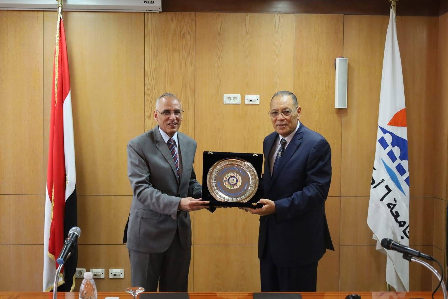 توقيع بروتوكول تعاون بين جامعة 6 أكتوبر والمركز القومي للبحوث في المجالات البحثية والتقنية الطبية