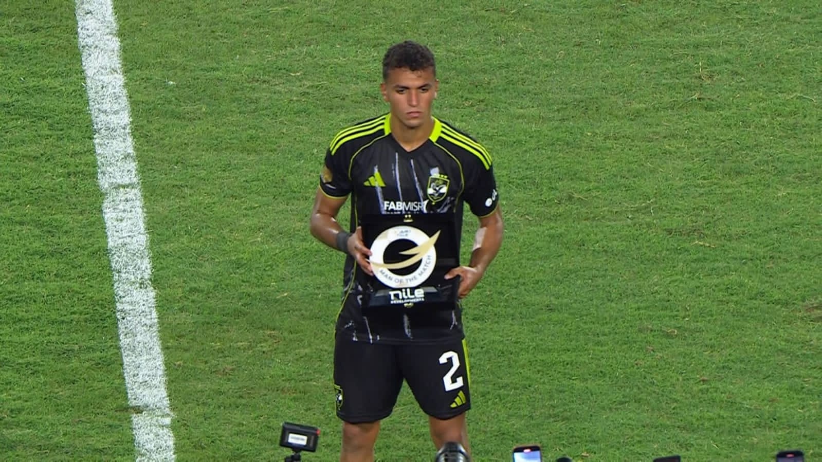 الأهلي يتعادل في افتتاحية الدوري أمام مودرن سبورت 