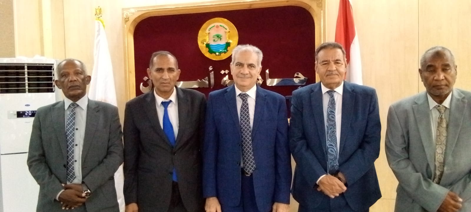 انعقاد لجنة اختيار عميد كلية العلوم بجامعة أسوان 