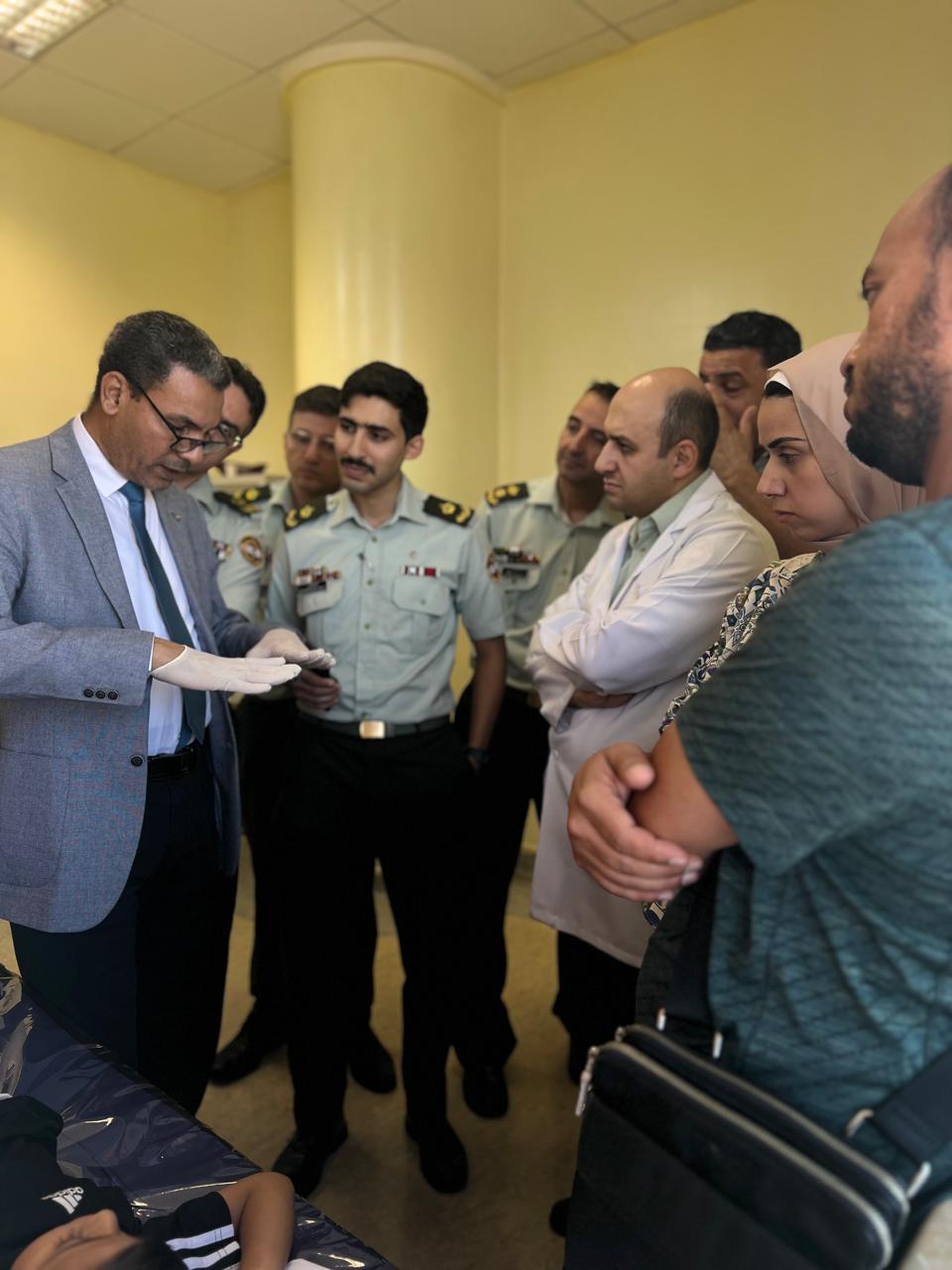 كلية الطب جامعة أسوان تشارك في مبادرة طبية أردنية كبرى لعلاج تشوهات الأطفال