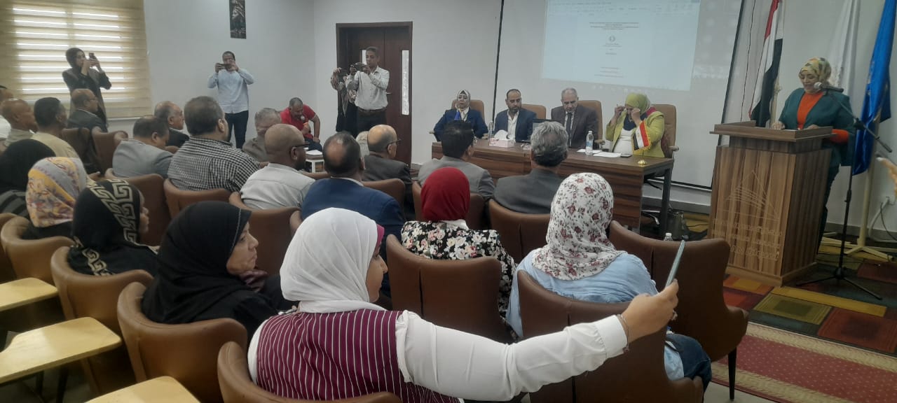 جامعة أسوان تشارك في تعزيز فرص التوظيف الزراعي بقرى بنبان والعمل علي تمكين الشباب والنساء في صدارة الأولويات