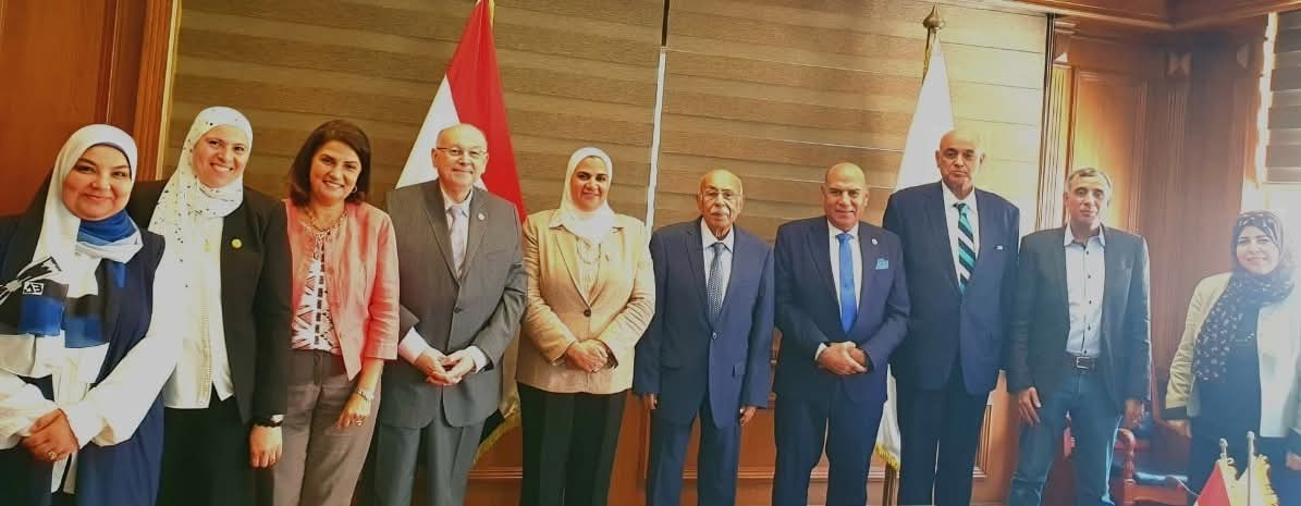 اجتماع لجنة العلاقات الثقافية بالمجلس الأعلى للجامعات برئاسة الدكتور مفيد شهاب وزير التعليم العالي والبحث العلمي سابقا