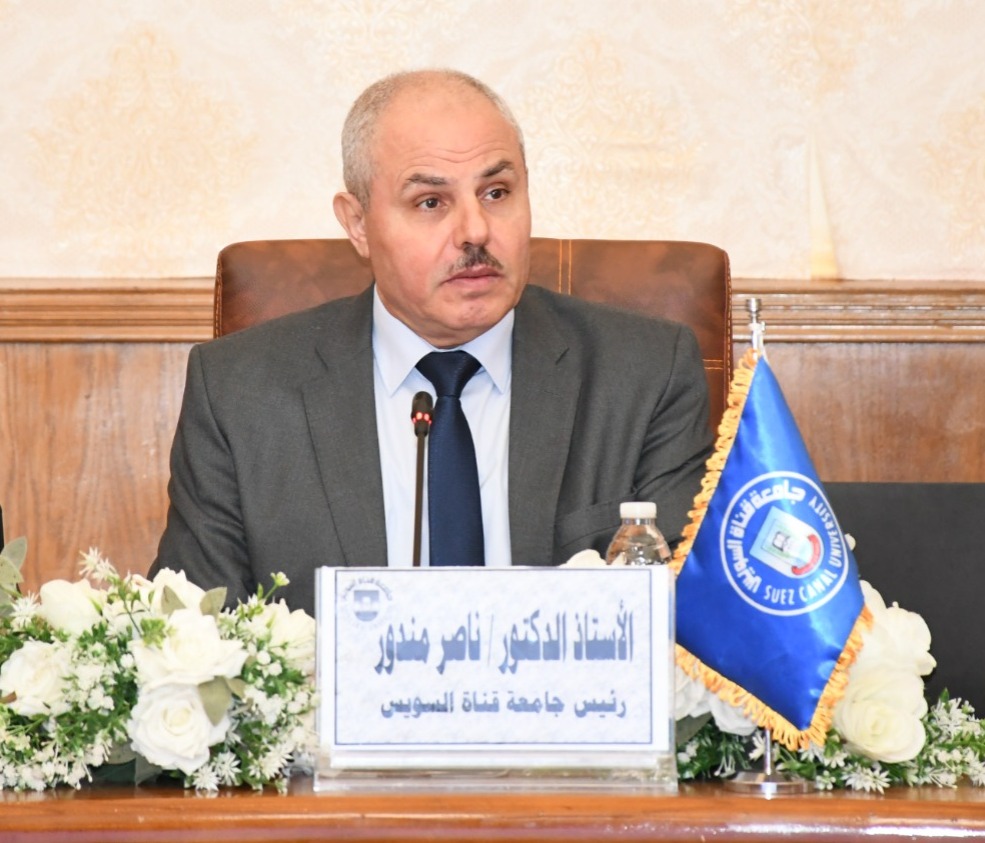 لقاء تعريفي مميز بكلية طب الأسنان بجامعة قناة السويس لتعريف الطلاب بحقوقهم وواجباتهم وتكريم المتفوقين