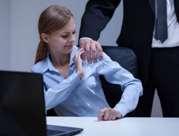 التحرش الجنسي جريمة صامتة تهدم النفوس