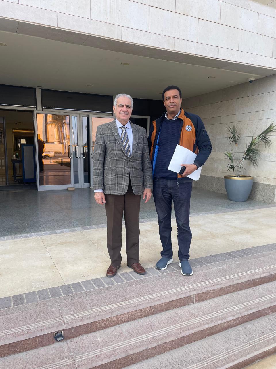 رئيس جامعة أسوان يبحث مع وزارة التخطيط دعم المخصصات المالية وتسريع تنفيذ المشروعات الاستثماريه