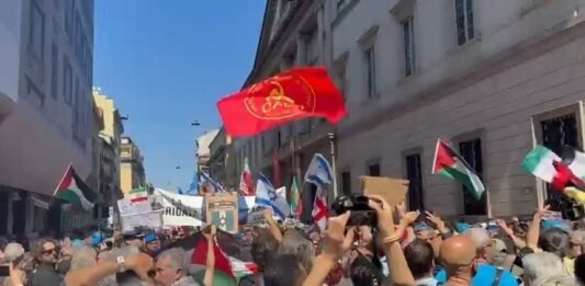 اعتقال شاب يهودي أطلق النار على متظاهري “يوم التحرير” بعد رفعهم العلم الفلسطيني